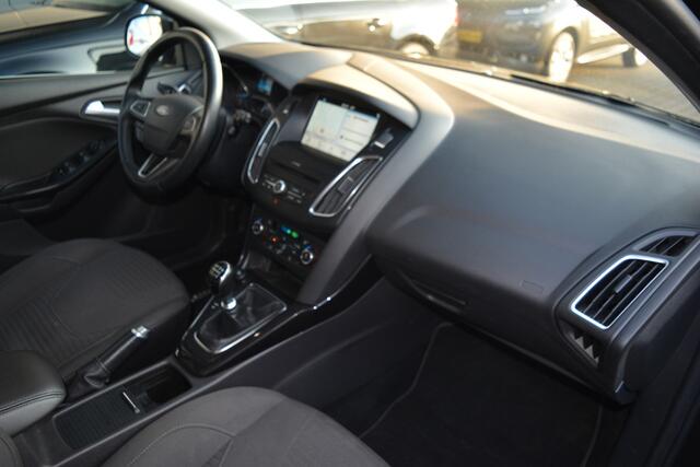 Ford FOCUS Wagon 1.0 Titanium | Camera | Trekhaak | Cruise Control |
