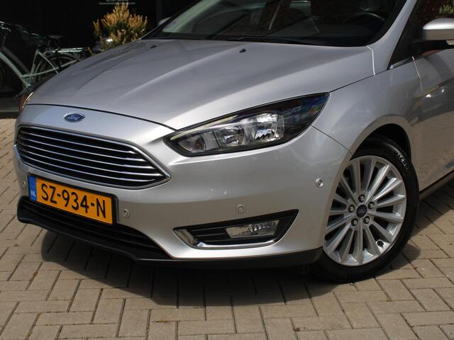 Ford FOCUS Wagon 1.0 Titanium 125PK Navigatie, Camera, Trekhaak