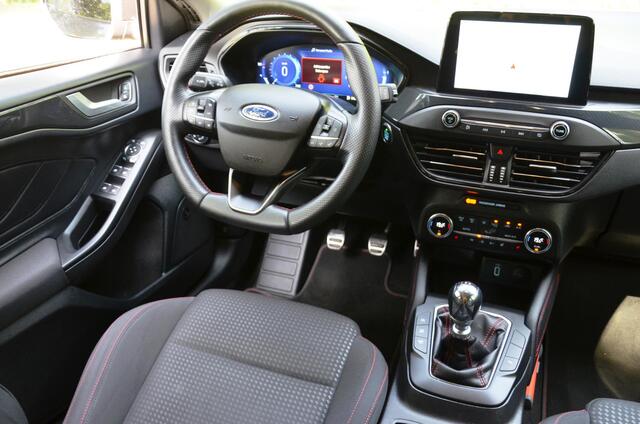 Ford FOCUS Wagon 1.0 EcoBoost Hybrid ST Line X Business Navi/Pdc/Ecc/Led/Stoel Stuur & ruitverwarming/Achteruitrijcamera/Cr-Controle/Privacy-Glass/Lmv/Bang & Olufsen
