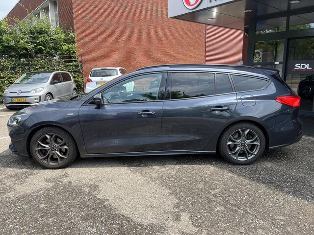Ford FOCUS 1.0 EcoBoost ST-Line // LED // KEYLESS // B&O SOUND // NAVI+CARPLAY // CAMERA+SENSOREN //