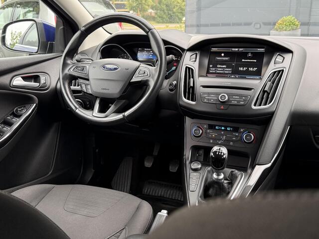 Ford FOCUS Wagon 1.0 ST-Line Navi,Clima,Camera,Cruise,PDC V+A,N.A.P,6-Bak,Nieuwe APK bij Aflevering