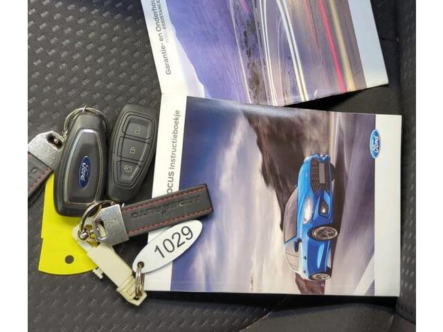 Ford FOCUS 1.5D 120PK 5Drs./ Trend Edition Business / Airco-ecc./ Navigatie / Pdc+Camera / Winter-Comfort-Parking Pack /