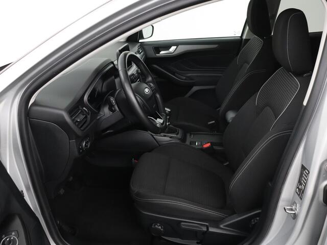 Ford FOCUS 1.0 EcoBoost Hybrid Titanium Style | Stoel & stuurverwarming | Camera | Full LED | Carplay | Climate control | Navigatie | Park Assist | Getint glas