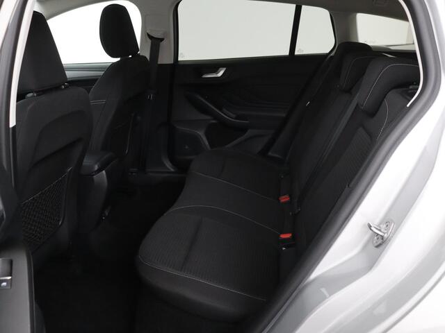 Ford FOCUS 1.0 EcoBoost Hybrid Titanium Style | Stoel & stuurverwarming | Camera | Full LED | Carplay | Climate control | Navigatie | Park Assist | Getint glas