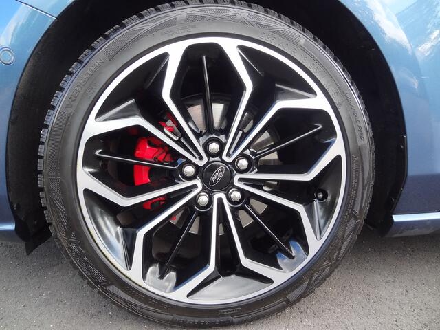 Ford FOCUS | ST Line | NAVI | CAMERA | ADAP CRUISE | 18 ICH LM | STOELV