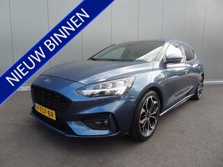 ford-focus--st-line--navi--camer