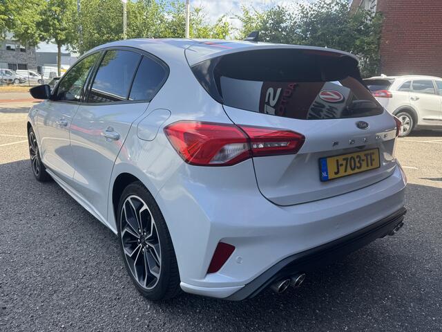 Ford FOCUS 1.5 EcoBoost ST Line Business // NAVI // CAMERA // CLIMA // CRUISE // STOELVERWARMING //