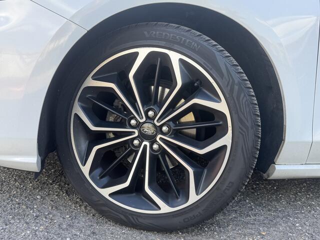 Ford FOCUS 1.5 EcoBoost ST Line Business // NAVI // CAMERA // CLIMA // CRUISE // STOELVERWARMING //