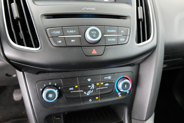 Ford FOCUS Wagon 1.0 Titanium | CLIMA | CRUISE | CARPLAY | PDC |