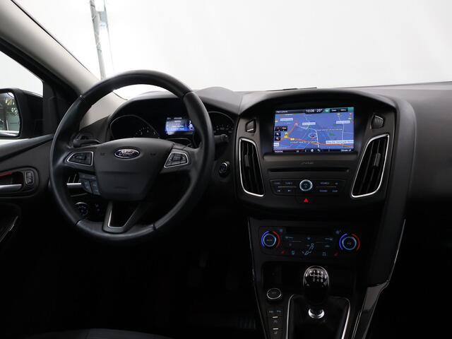 Ford FOCUS Wagon 1.0 Titanium | Navigatie | Winterpack | Climate Control | Parkeersensoren | Keyless Go |
