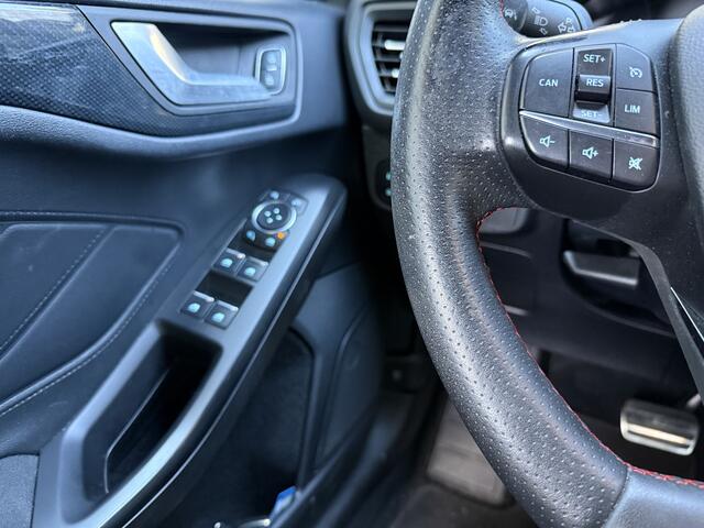 Ford FOCUS 1.5 EcoBoost ST Line 150pk Aut. Winter-pack | Camera | Navi