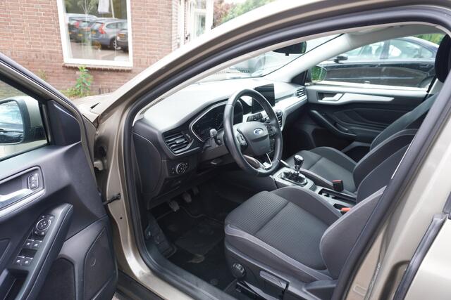 Ford FOCUS 1.0 EcoBoost Trend Edition Business NAVI CARPLAY STOEL- EN STUURVERWARMING