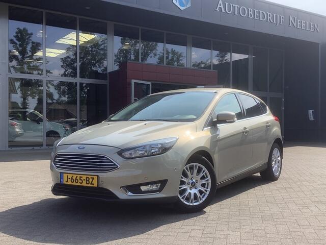 Ford FOCUS 1.5i Titanium Automaat I dealer onderhouden