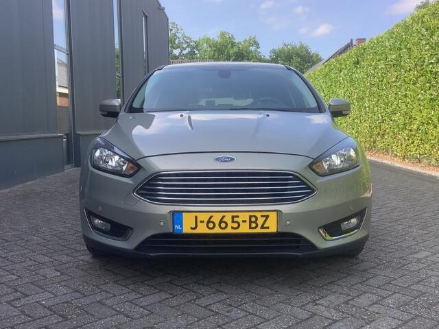 Ford FOCUS 1.5i Titanium Automaat I dealer onderhouden