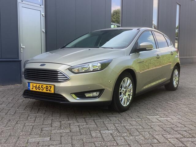 Ford FOCUS 1.5i Titanium Automaat I dealer onderhouden