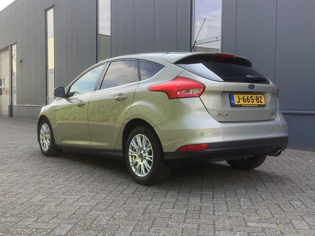 Ford FOCUS 1.5i Titanium Automaat I dealer onderhouden