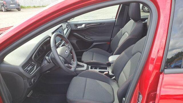 Ford FOCUS 1.0 EcoBoost Hybrid ST Line X 155pk | Winterpack | Panoramadak | Matrix LED | SYNC 4 Navigatie | All Weather Banden