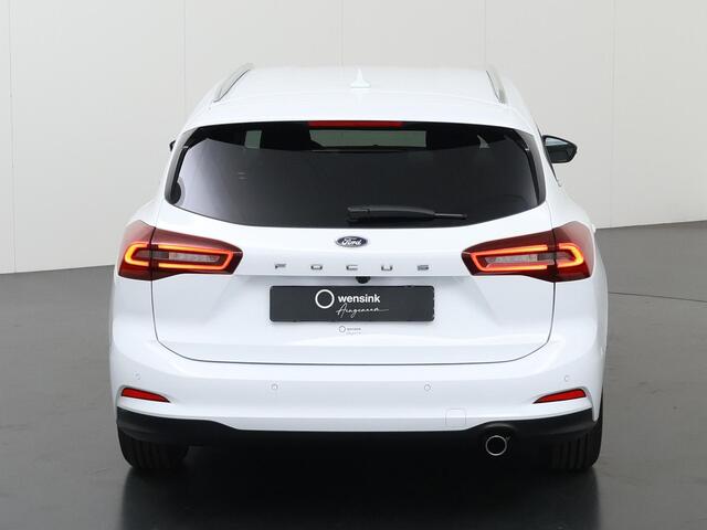 Ford FOCUS 1.0 EcoBoost Hybrid Titanium | Winterpack | Cruise Control Adaptief | Parkeercamera | Climate Control |