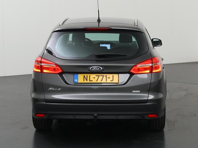Ford FOCUS Wagon 1.0 Titanium | Trekhaak | Navigatie | Climate Control | Cruise Control |