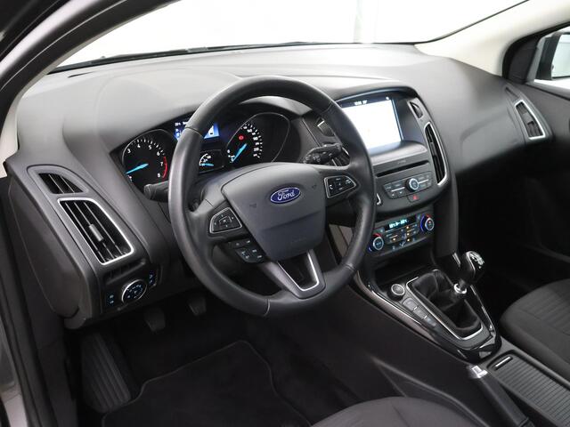 Ford FOCUS Wagon 1.0 Titanium | Trekhaak | Navigatie | Climate Control | Cruise Control |