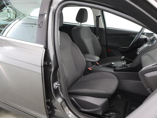 Ford FOCUS Wagon 1.0 Titanium | Trekhaak | Navigatie | Climate Control | Cruise Control |