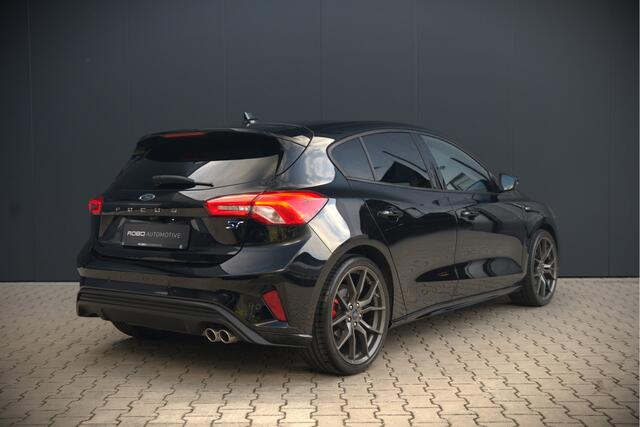 Ford FOCUS 1.5 EcoBoost ST Line Business | Stoelverwarming | Stuurverwarming | Automaat | Navigatie | Camera | Apple Carplay | Cruise Control | Keyless | LED | PDC |