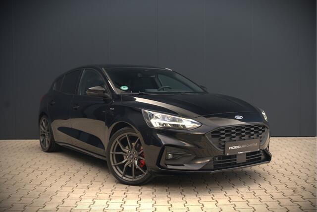 Ford FOCUS 1.5 EcoBoost ST Line Business | Stoelverwarming | Stuurverwarming | Automaat | Navigatie | Camera | Apple Carplay | Cruise Control | Keyless | LED | PDC |