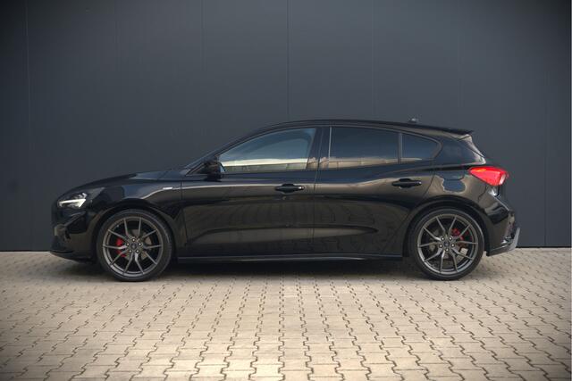 Ford FOCUS 1.5 EcoBoost ST Line Business | Stoelverwarming | Stuurverwarming | Automaat | Navigatie | Camera | Apple Carplay | Cruise Control | Keyless | LED | PDC |