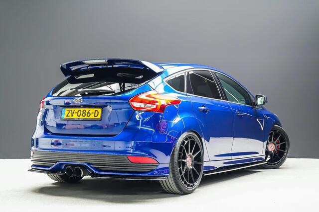 Ford FOCUS ST-2 2.0 250pk |Remus sportuitlaat|Maxton splitterset|Ram airtintake|20" licht metalen|Sony|winterpack|bi-xenon|parkeercamera|