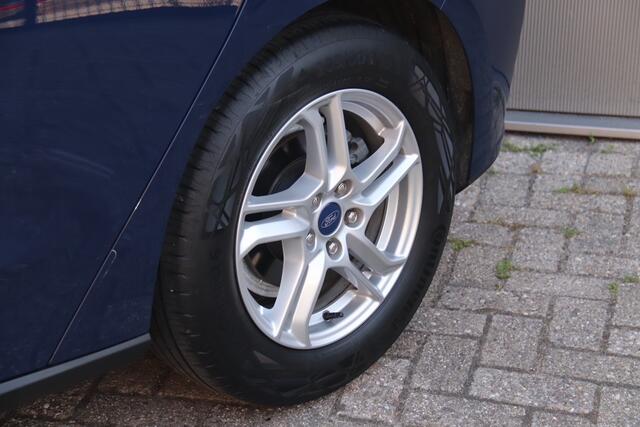 Ford FOCUS 1.0 EcoBoost Trend Edition Business Navigatie Lage km stand!!