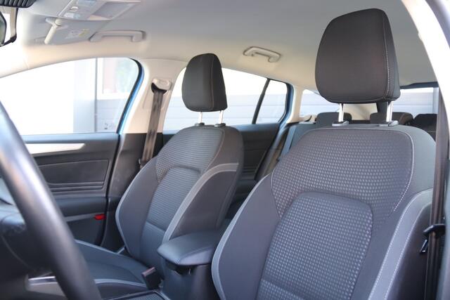 Ford FOCUS Wagon 1.0 EcoBoost Hybrid Trend Edition Business