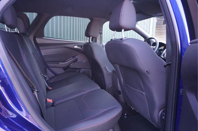 Ford FOCUS Wagon 1.0 Ecoboost 140pk ST-Line + Navi/ PDC/ 17inch/ All season/ Schitterend! / Garantie!