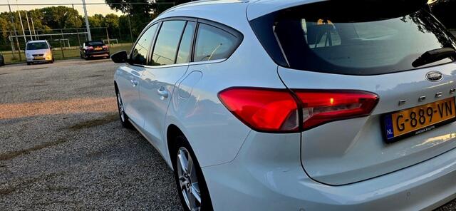 Ford FOCUS 1.0 EcoB. Tr Ed. bns