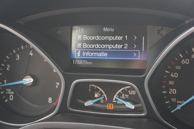 Ford FOCUS Wagon 1.0 Titanium | Climate | Navigatie | Trekhaak |