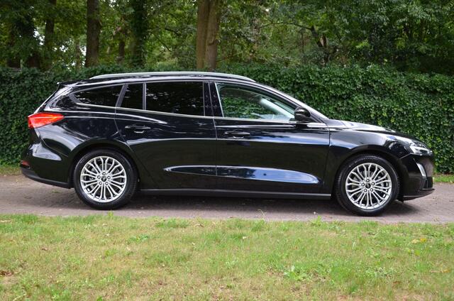 Ford FOCUS Wagon 1.0 EcoBoost Titanium Business Navi/Pdc/Ecc/Led/Achteruitrijcamera/Stoel&stuur verwarming/Cr-Controle/Privacy-Glass/Lmv/Trekhaak
