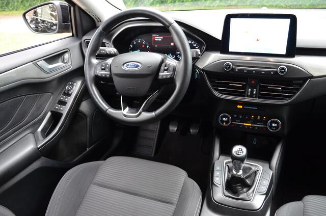 Ford FOCUS Wagon 1.0 EcoBoost Titanium Business Navi/Pdc/Ecc/Led/Achteruitrijcamera/Stoel&stuur verwarming/Cr-Controle/Privacy-Glass/Lmv/Trekhaak