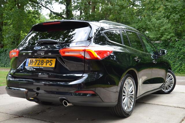 Ford FOCUS Wagon 1.0 EcoBoost Titanium Business Navi/Pdc/Ecc/Led/Achteruitrijcamera/Stoel&stuur verwarming/Cr-Controle/Privacy-Glass/Lmv/Trekhaak