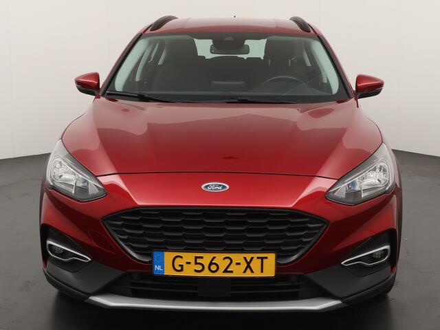 Ford FOCUS EcoBoost 125 pk Active | Trekhaak | Winter Pack | Camera | LED | AGR stoel | Adapt. cruise