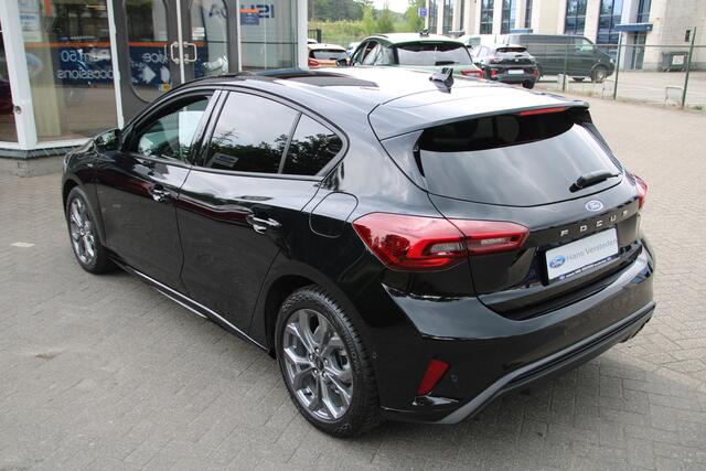 Ford FOCUS 1.0 EcoBoost 125pk Hybrid ST Line X WINTERPACK BLIS CAMERA