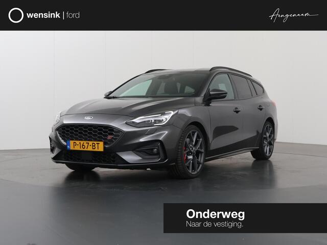 Ford FOCUS Wagon 2.3 EcoBoost ST-3 | Navigatie | Winterpakket | Full Led Koplampen | Parkeercamera | Keyless Go |