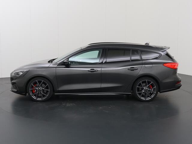 Ford FOCUS Wagon 2.3 EcoBoost ST-3 | Navigatie | Winterpakket | Full Led Koplampen | Parkeercamera | Keyless Go |