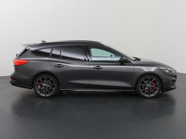 Ford FOCUS Wagon 2.3 EcoBoost ST-3 | Navigatie | Winterpakket | Full Led Koplampen | Parkeercamera | Keyless Go |