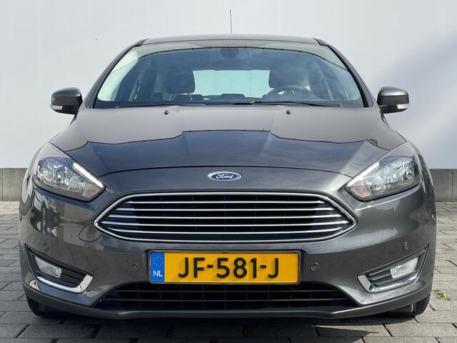 Ford FOCUS Titanium HB | Verwarmde voorruit | Cruise | Parkeersens. | Trekhaak | Navi