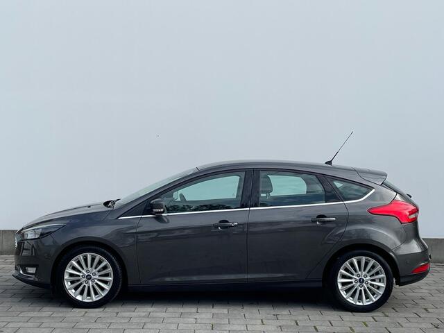 Ford FOCUS Titanium HB | Verwarmde voorruit | Cruise | Parkeersens. | Trekhaak | Navi