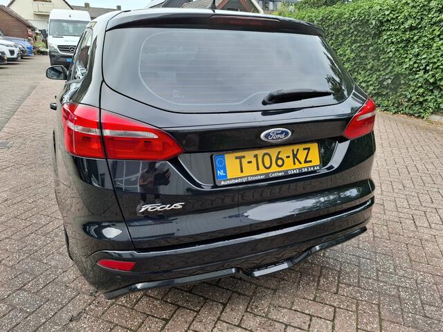 Ford FOCUS Wagon 1.0 AIRCO/PDC.A/STOELVERWARMING/STUURVERWARMING 125PK