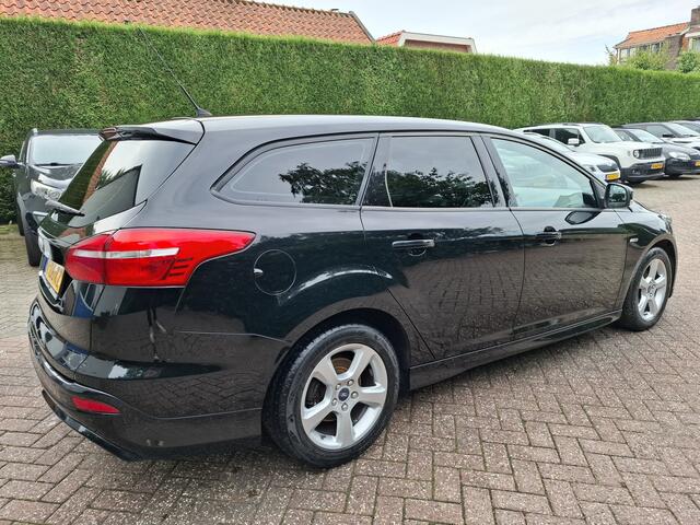 Ford FOCUS Wagon 1.0 AIRCO/PDC.A/STOELVERWARMING/STUURVERWARMING 125PK