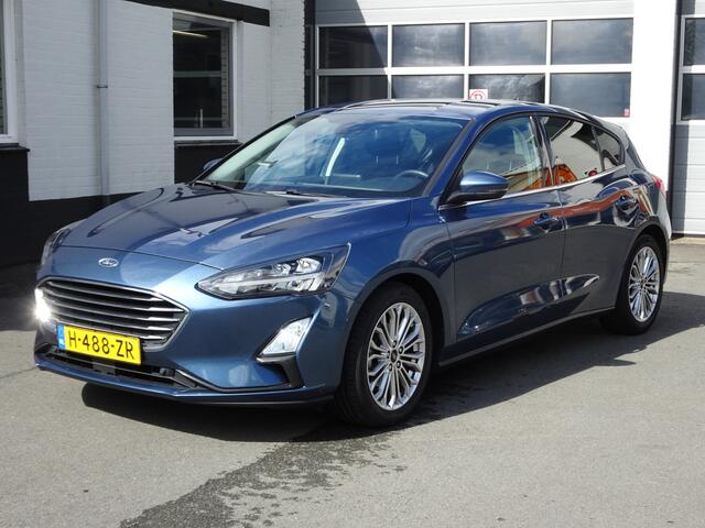 Ford FOCUS 1.0 EcoBoost Titanium Business Automatische airco, stoel en stuur verwarming, navigatie, parkeersensoren voor en achter, led koplampen, enz,enz.