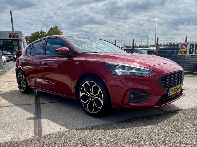 Ford FOCUS 1.5 EcoBoost ST Line Business Panoramadak/open dak | verwarmde stoelen, stuurwiel en voorruit