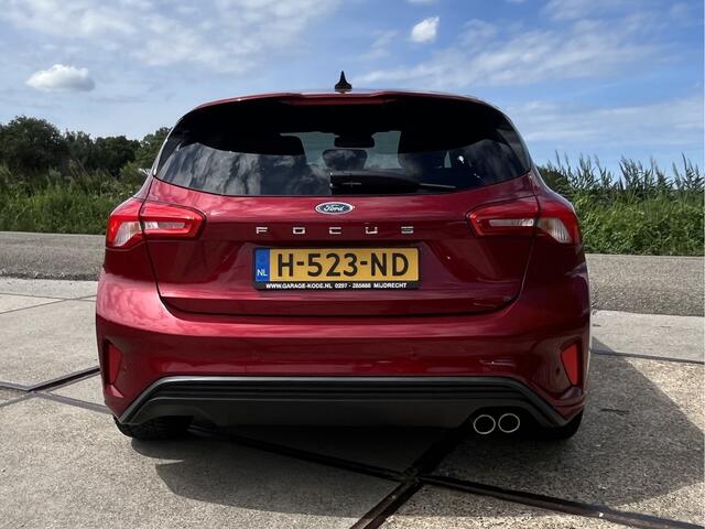 Ford FOCUS 1.5 EcoBoost ST Line Business Panoramadak/open dak | verwarmde stoelen, stuurwiel en voorruit