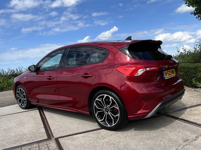 Ford FOCUS 1.5 EcoBoost ST Line Business Panoramadak/open dak | verwarmde stoelen, stuurwiel en voorruit